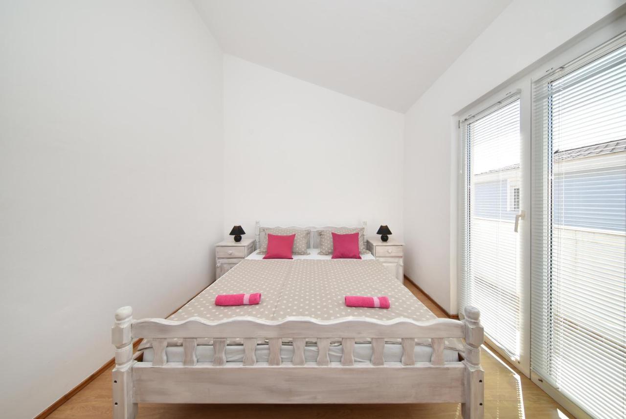 Apartments Krepo Вир Екстериор снимка