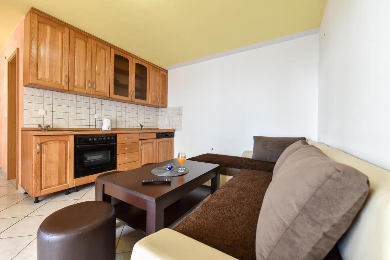 Apartments Krepo Вир Екстериор снимка