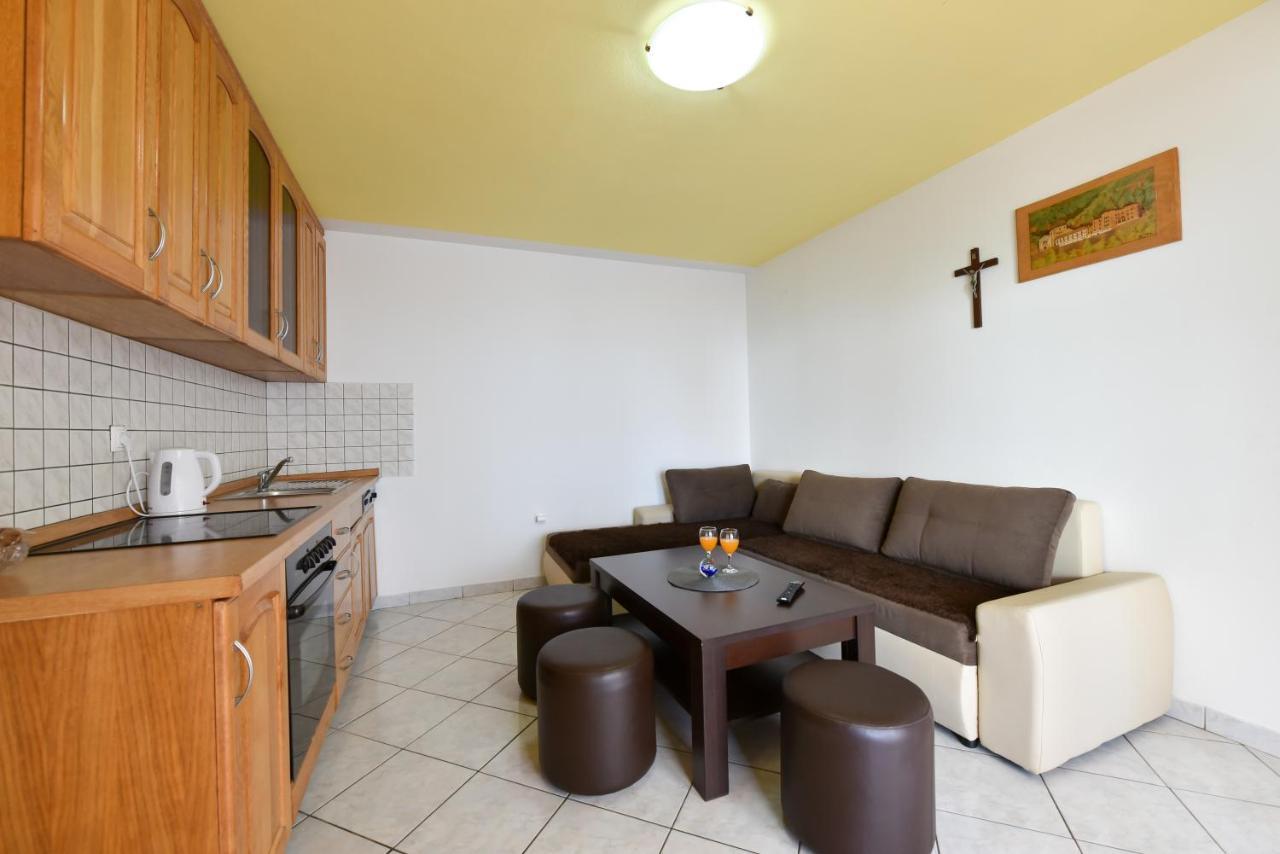 Apartments Krepo Вир Екстериор снимка